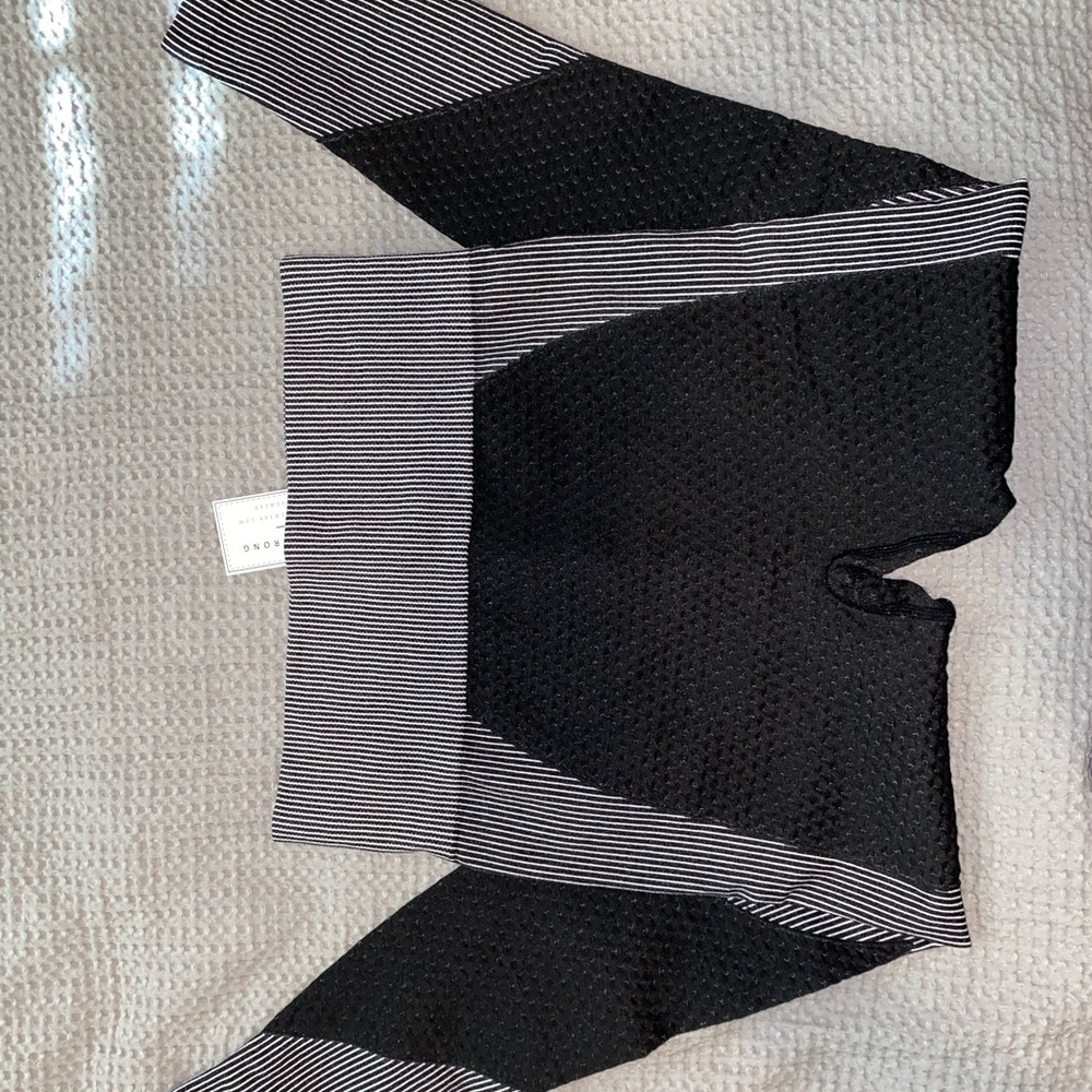 NWT Seamless leggings - Picture 2 of 2